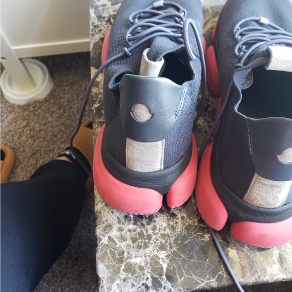 Moncler shoes - Picture 3 of 8